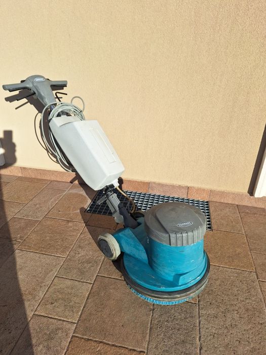 Monodisc de curatat cu perie Tennant F3