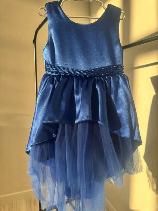 Платья на девочку новые