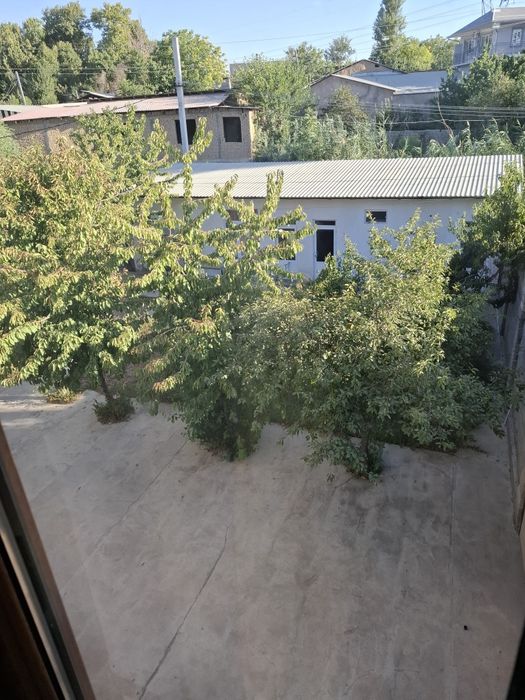 Ховли сотилади ташгрес боссувга якин махаллада жойлашган