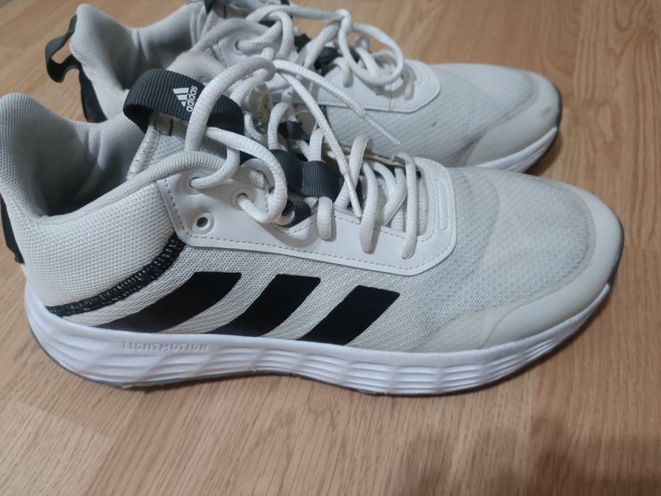 Adidas кроссовки 44 раз оригинал