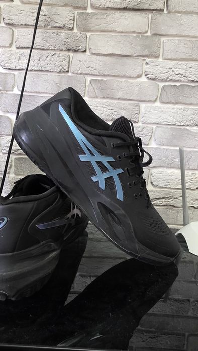 Оригинальные кроссовки asics