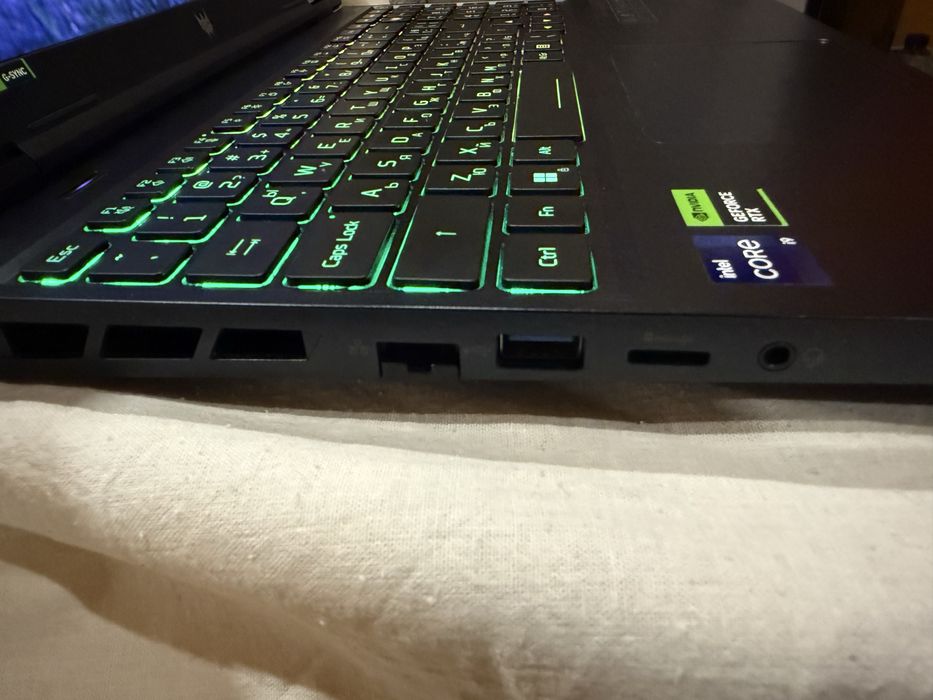 Геймърски лаптоп Acer Predator Helios Neo 16