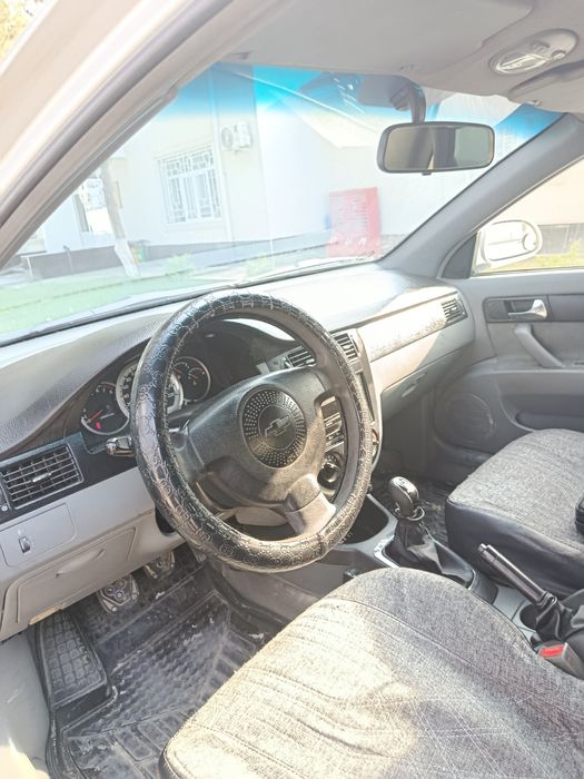 Lasetti Jentira qilingan 2012 yil mator 1.8