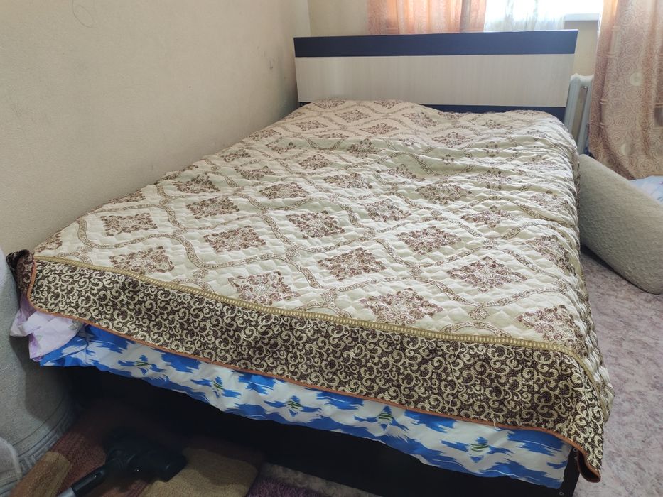 Двухспальная кровать