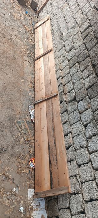 Taxtalar sotiladi 40-20 lik 10 santimeter va 12 sm liklar