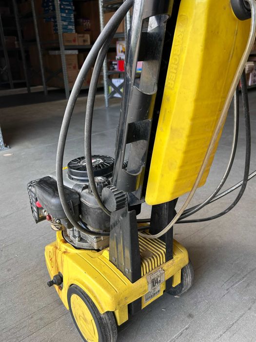 Продавам водоструйка Kärcher K3300 GS - бензинова