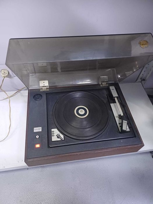 Продам виниловый проигрыватель Мелодия 104