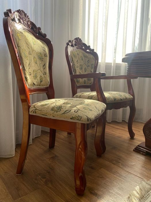 Продам стол, с стульями