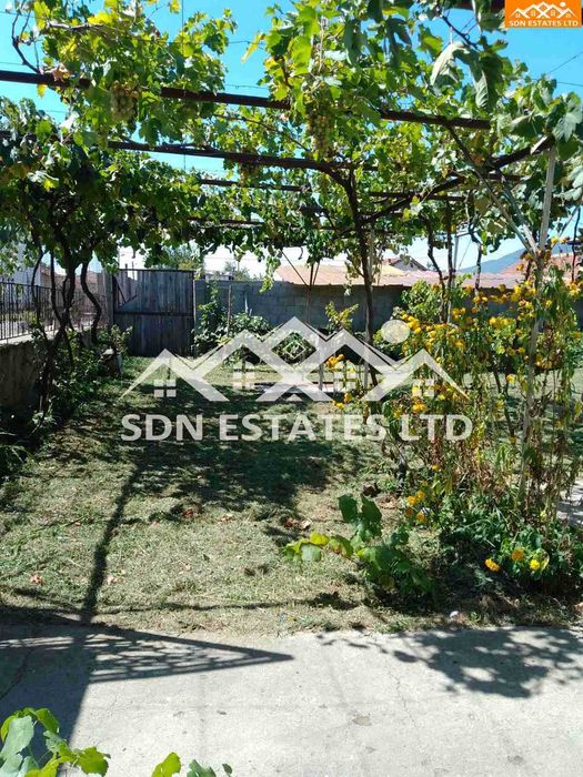 Продава монолитна къща в село Дъбово