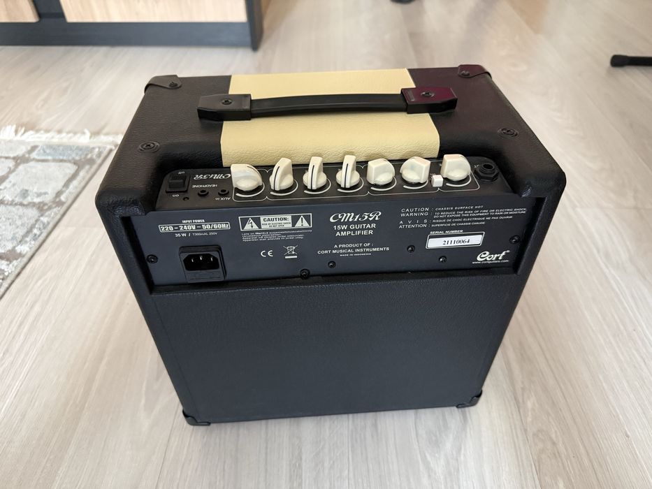 Комбоусилитель Cort CM15R