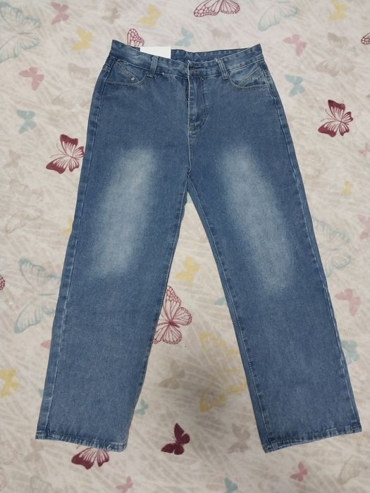 Продам джинсы трубы новые