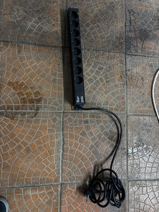 Vand Case pentru amplficator cu tot cu Prelungitor !!