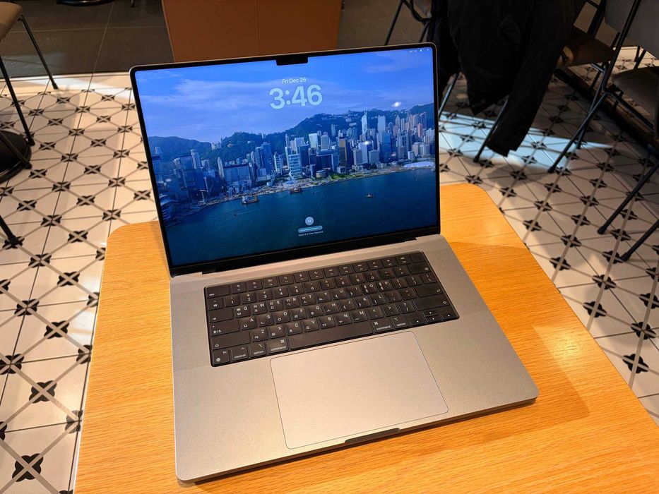 MacBook Pro M1 16 inch 16/512gb