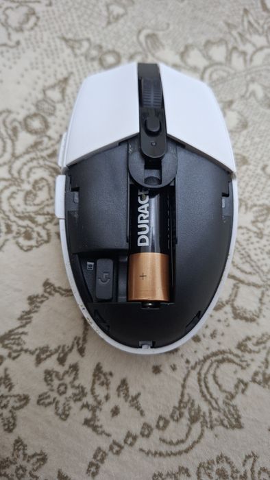 Sichqoncha Logitech G304