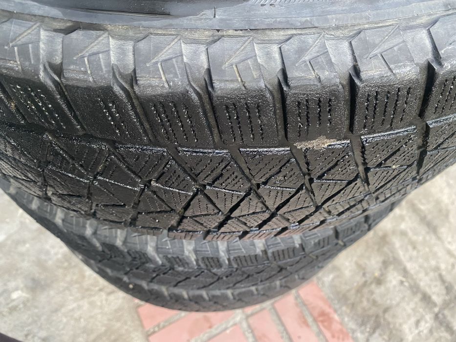 Bridgestone BLIZZAK 225/65/R17
