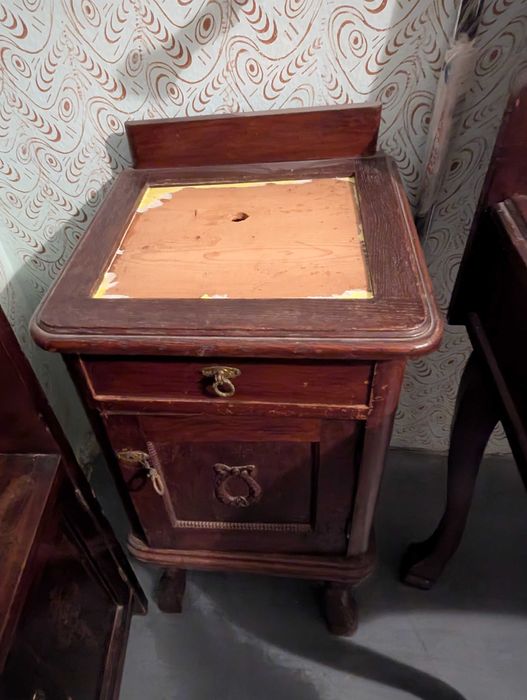 Dulapioare Art Deco, noptiere vintage din lemn masiv si Sifonier