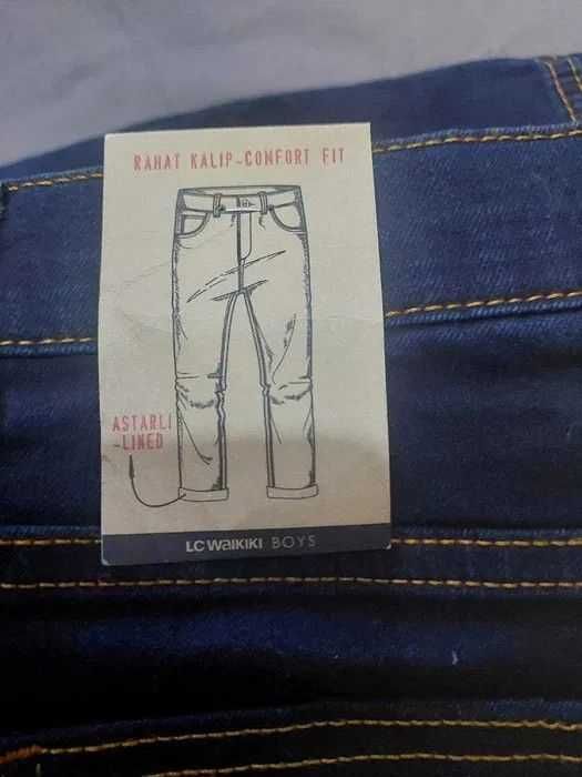 Джинсы  LCWAIKIKI на 10-11 лет рост 140-146 см с подкладом.
