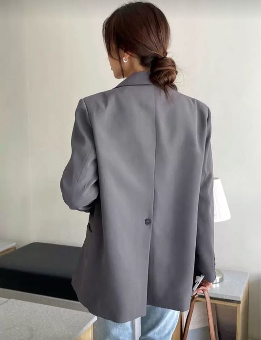 Дамско сиво сако