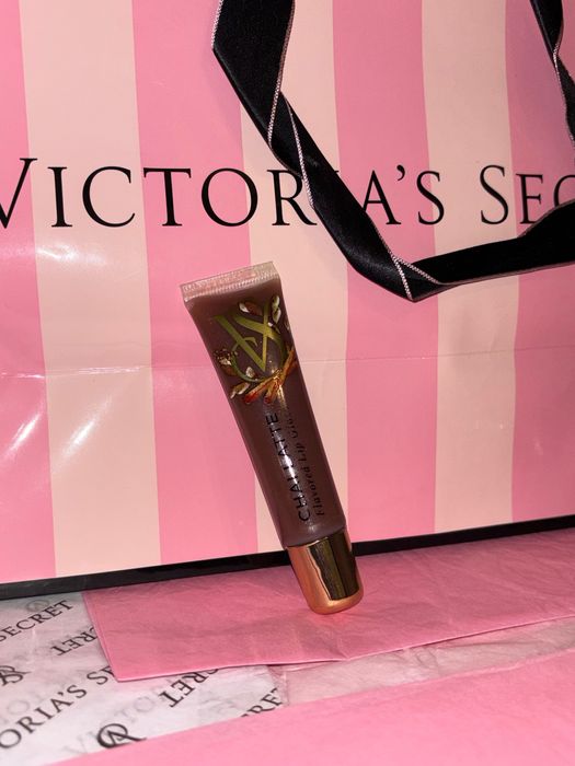 Luciu de buze Victoria’s Secret CHAI LATTE