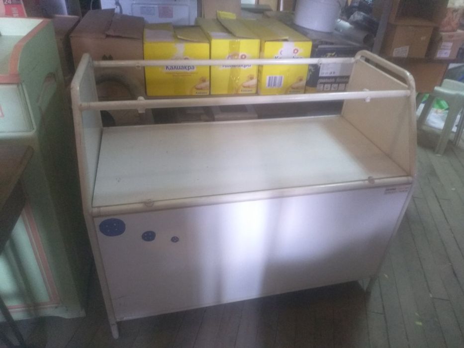 Търговски щанд маса 2бр.