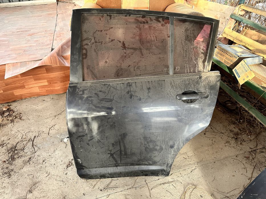 Дверь ниссан тиида