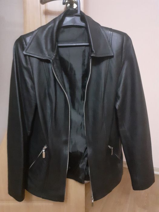Haina dama din piele,marime m