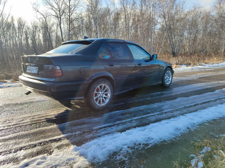 Продам bmw E36 седан