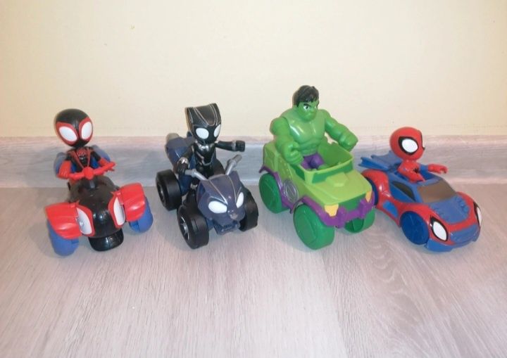 Mașini și figurine Spidey