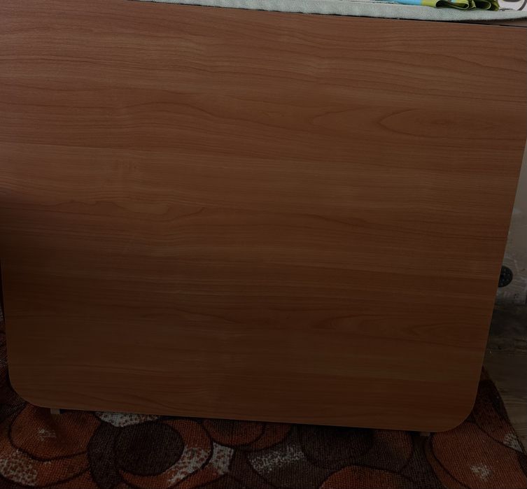 Продам стол  в хорошем состоянии