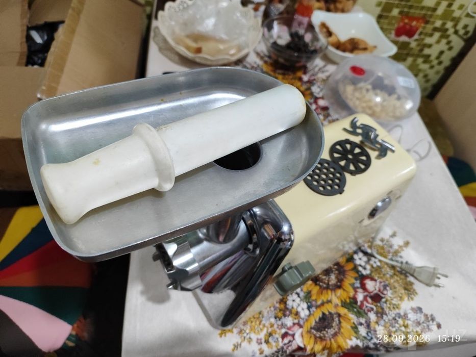 Мясорубка электрическая