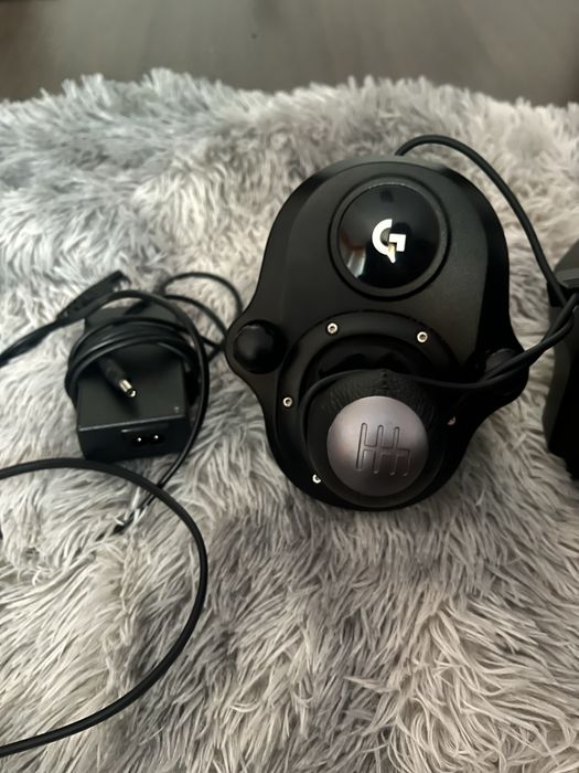 (VANDUT!!)Volan Gaming Logitech g923 + schimbator
