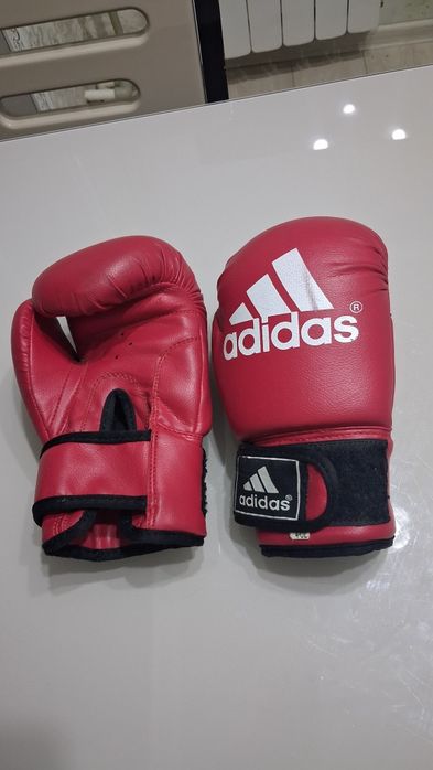 Перчатки для бокса и ММА
