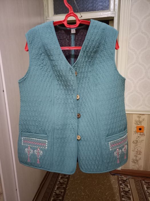 Новая безрукавка на осень весну.