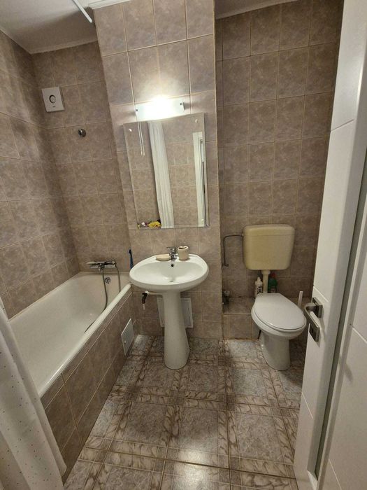 De închiriat apartament 2 camere ultracentral