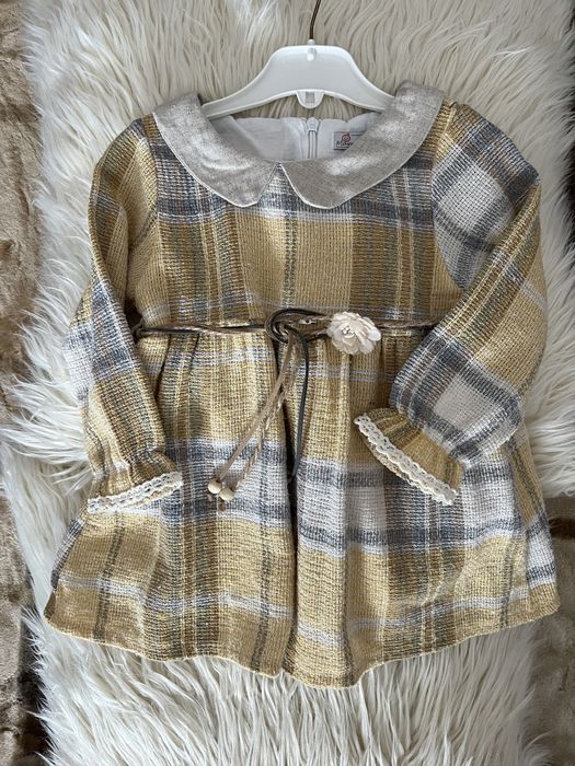 Елегантна рокля и пелерина