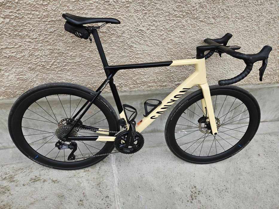 Шосеен велосипед Canyon Ultimate CF 7 Di2