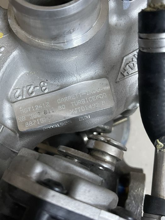 Turbina Peugeot 3008 II 1.2 thp 9836081180 Peugeot 208 / 2008  1.2b 130cp
