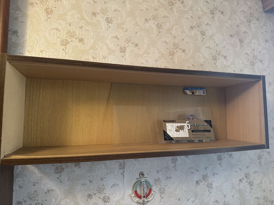 Диван угловой, матрас, полка и телевизор