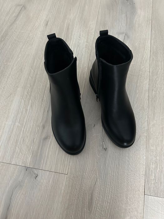 Продам новые осенние полусапожки !