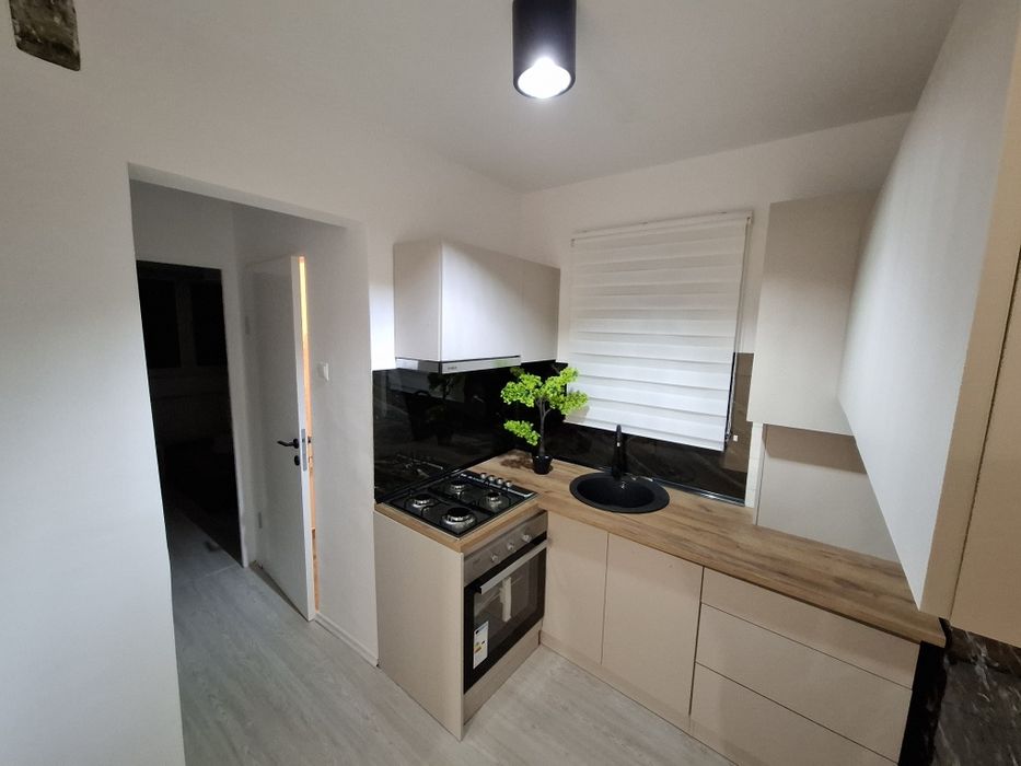 Vand Apartament 3 camere Dambu pietros Etajul 4 din 4