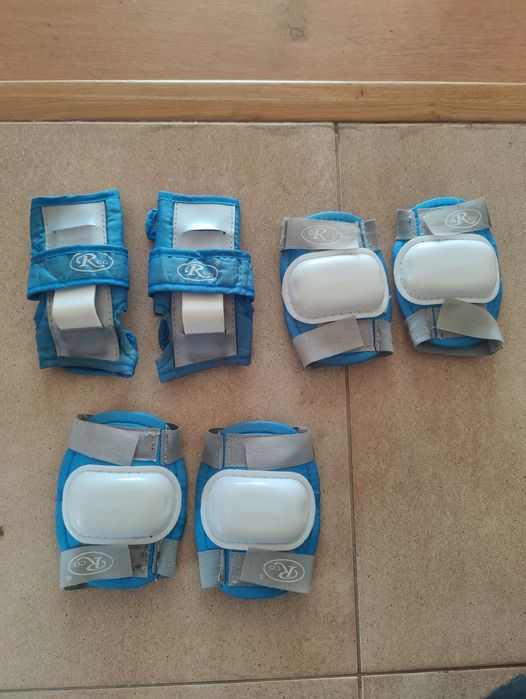 Cotiere genunchiere copii mici albastre baieti pentru role trotin