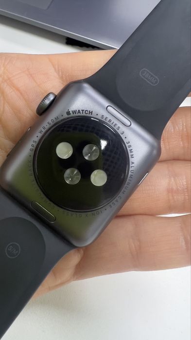 Продам часы Apple Watch 1   38 mm