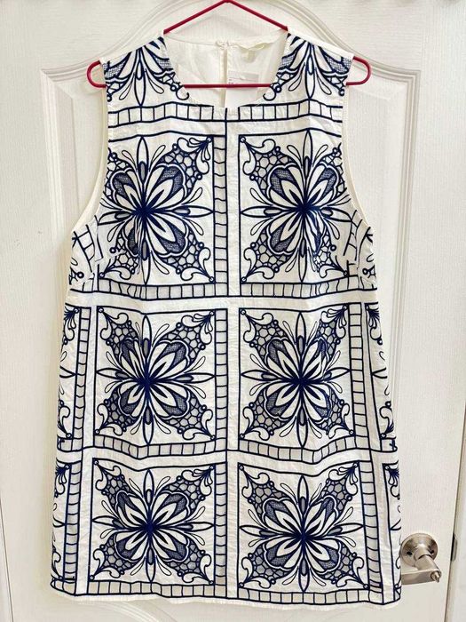 Новые платья с вышивкой H&M, размер М ( 46/50) и L (50/54)