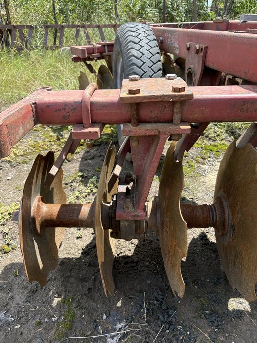 Grapa cu disc tractata in V