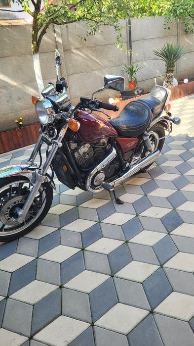 Vând Honda VT 750 C