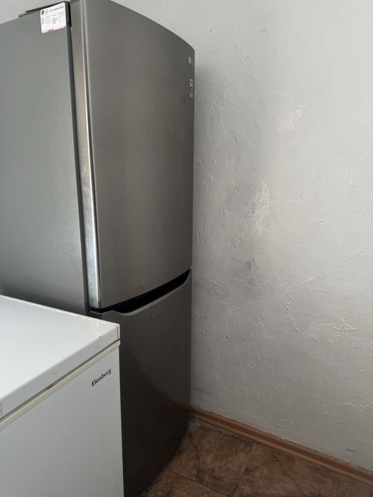 Холодильник LG сатылады