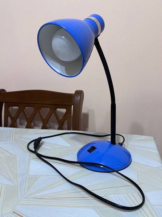 Настольная лампа