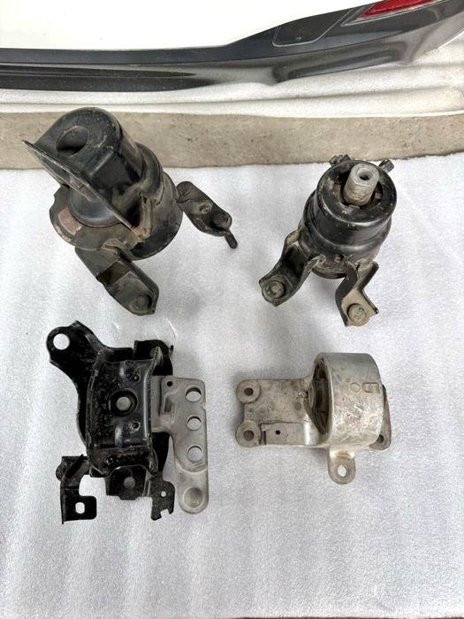 Подушки двигателя Camry 70 75 Камри 70 75