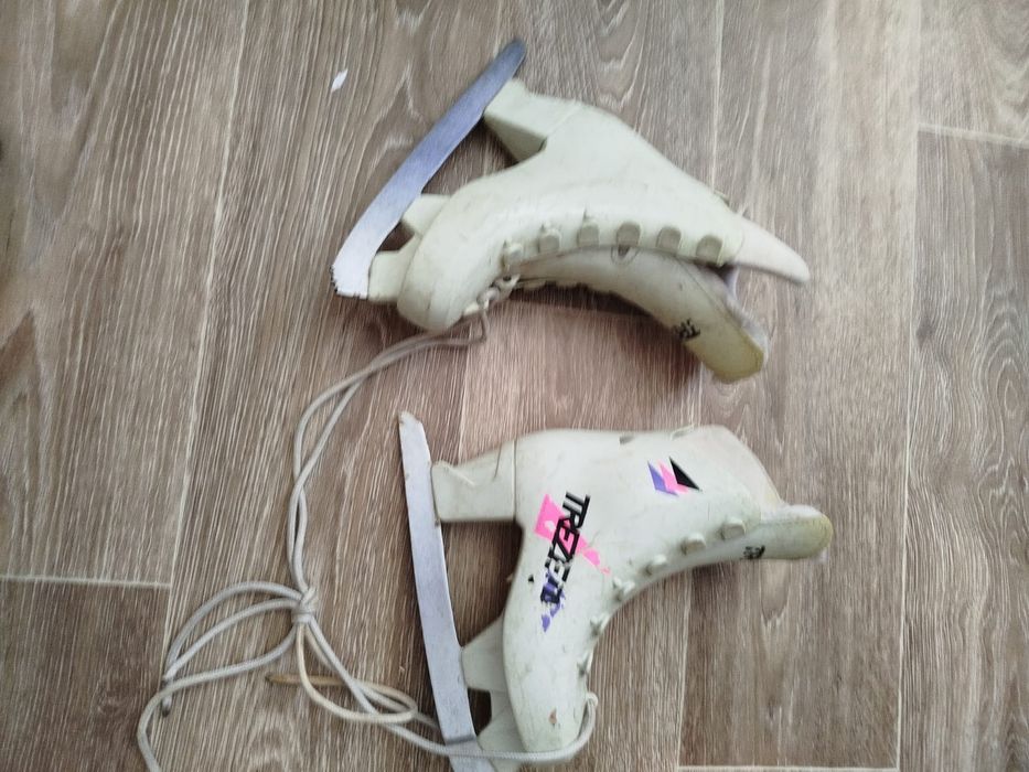 Продам детские коньки 30-32 р.