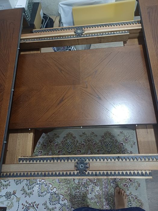 Стол  натуральное дерево